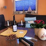 Moderne Ferienwohnung für 4 Personen mit Balkon